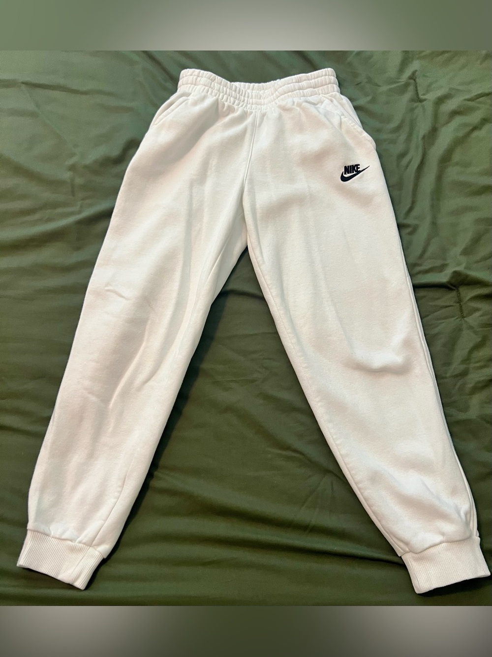 Big Kids Nike Club Fleece White Jogger Sweatpants
